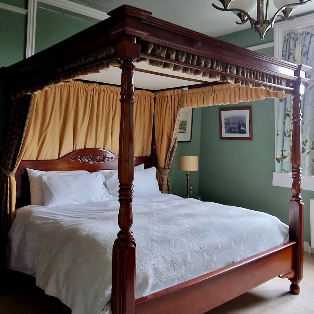 Dog-friendly bedroom at Grosvenor Villa in Bath